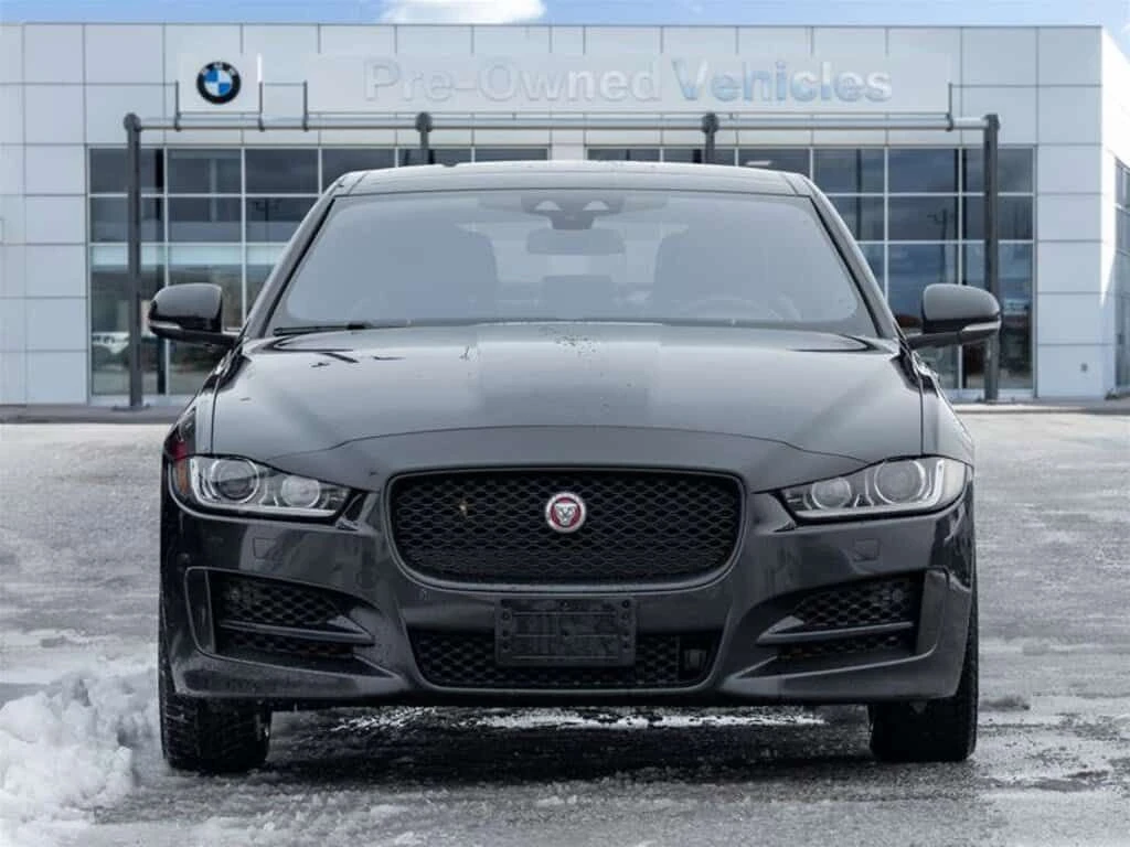 Jaguar XE * 35t AWD R Sport / AS IS SPECIAL / * CARFAX * ЦЕН, снимка 2 - Автомобили и джипове - 53862548
