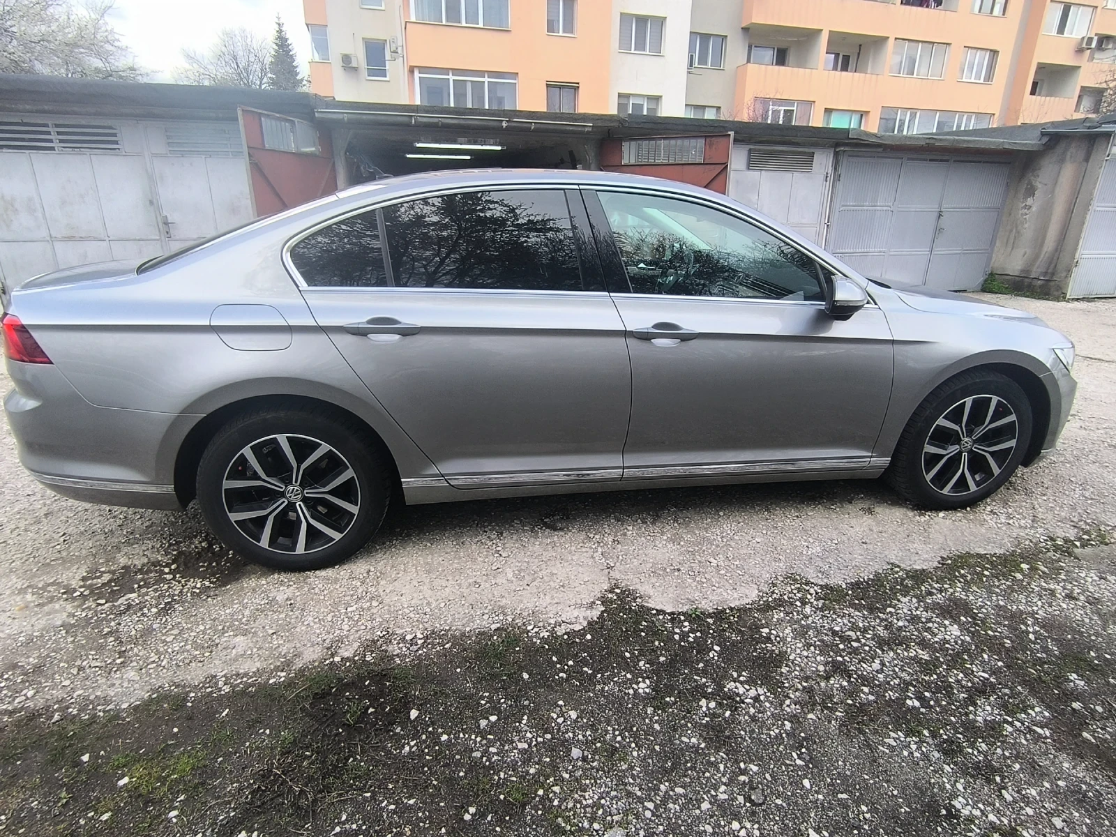 VW Passat, снимка 10 - Автомобили и джипове - 54008915