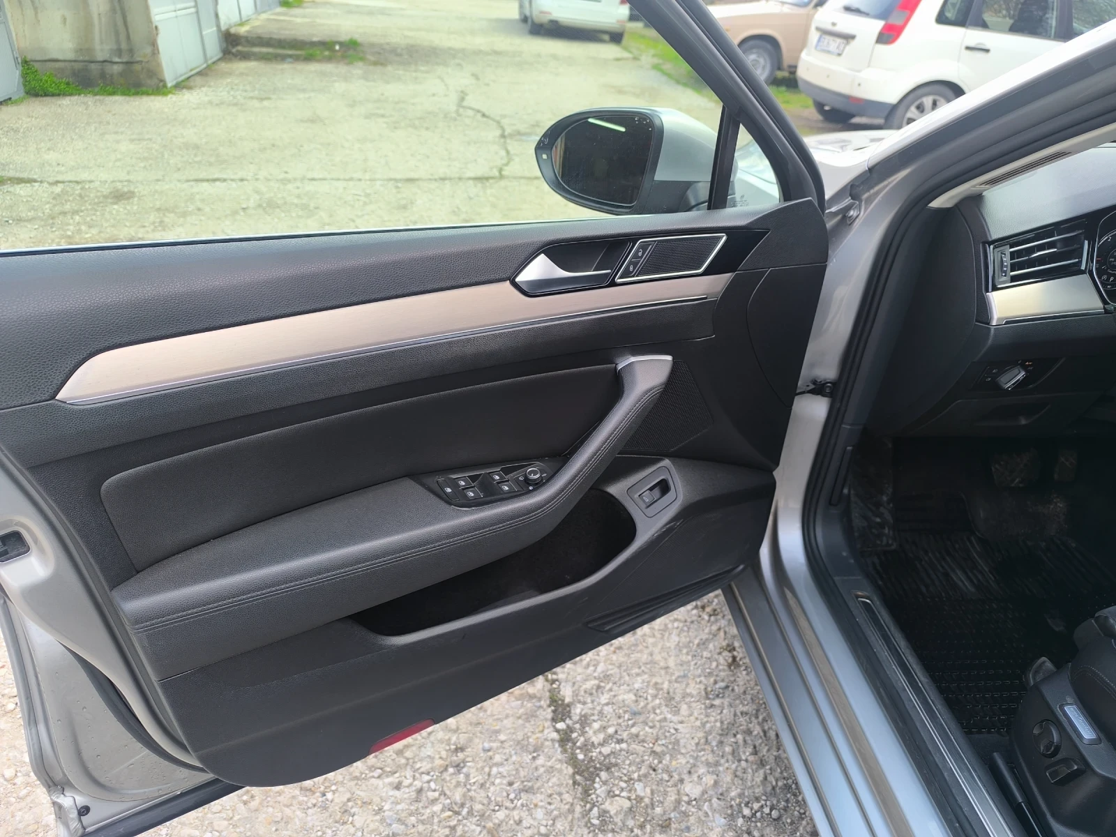 VW Passat, снимка 4 - Автомобили и джипове - 54008915