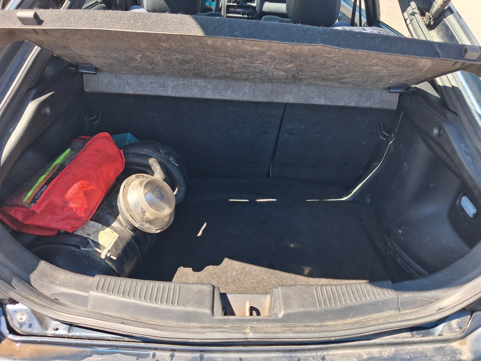 Mazda 323 1.5i BA, снимка 9 - Автомобили и джипове - 54685941