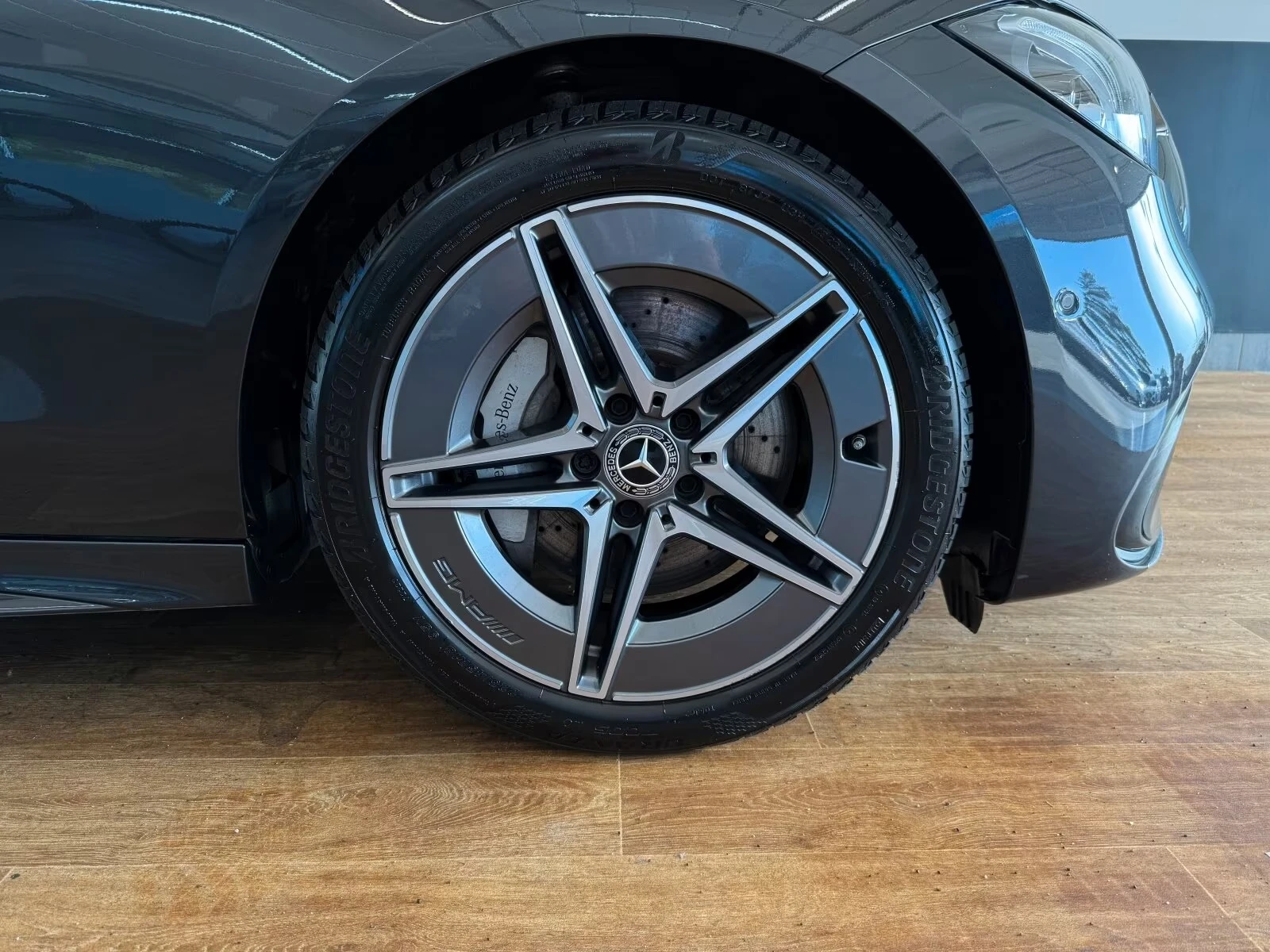 Mercedes-Benz C 220 d / AMG / LED / CAMERA / DISTRONIC / KEYLESS / , снимка 5 - Автомобили и джипове - 54736046