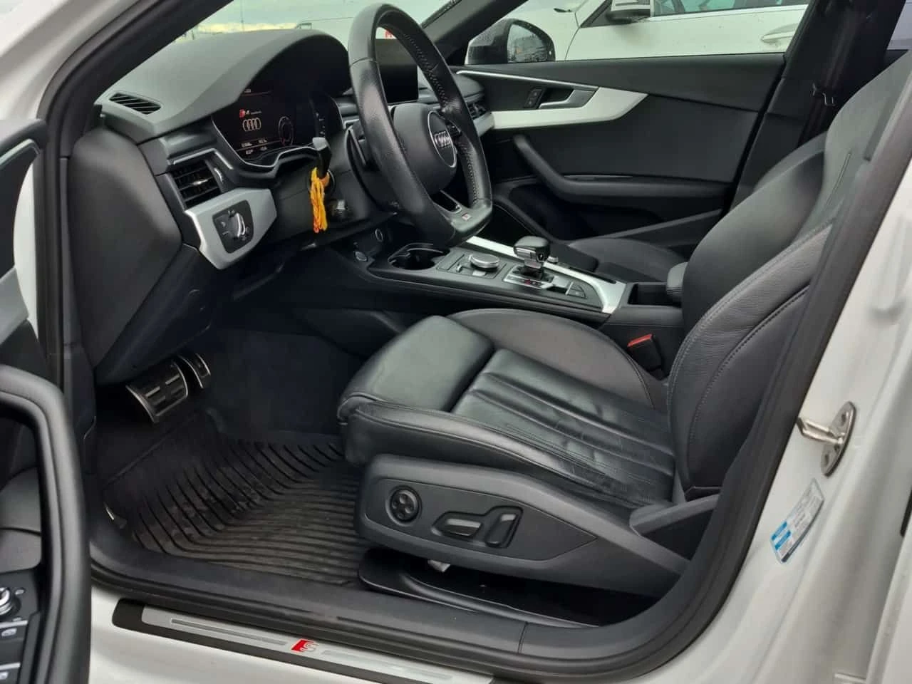 Audi A4 PRESTIGE SEDAN S-LINE| BANG & OLUFSEN| 2 КЛЮЧА| , снимка 7 - Автомобили и джипове - 55050031