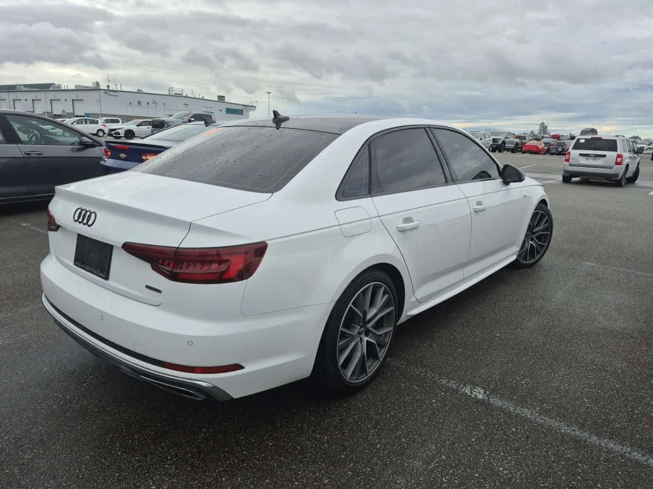 Audi A4 PRESTIGE SEDAN S-LINE| BANG & OLUFSEN| 2 КЛЮЧА| , снимка 3 - Автомобили и джипове - 55050031