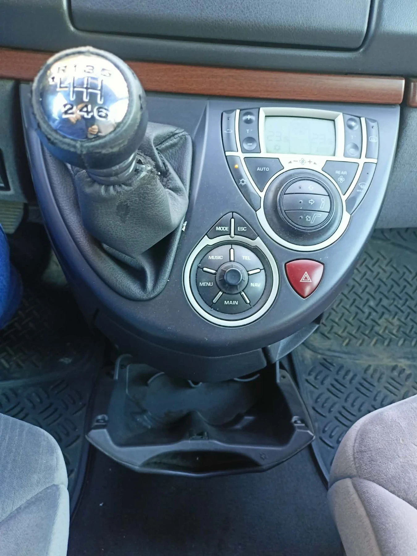 Citroen C8 2.2 HDI 128 к.с., снимка 13 - Автомобили и джипове - 55253430