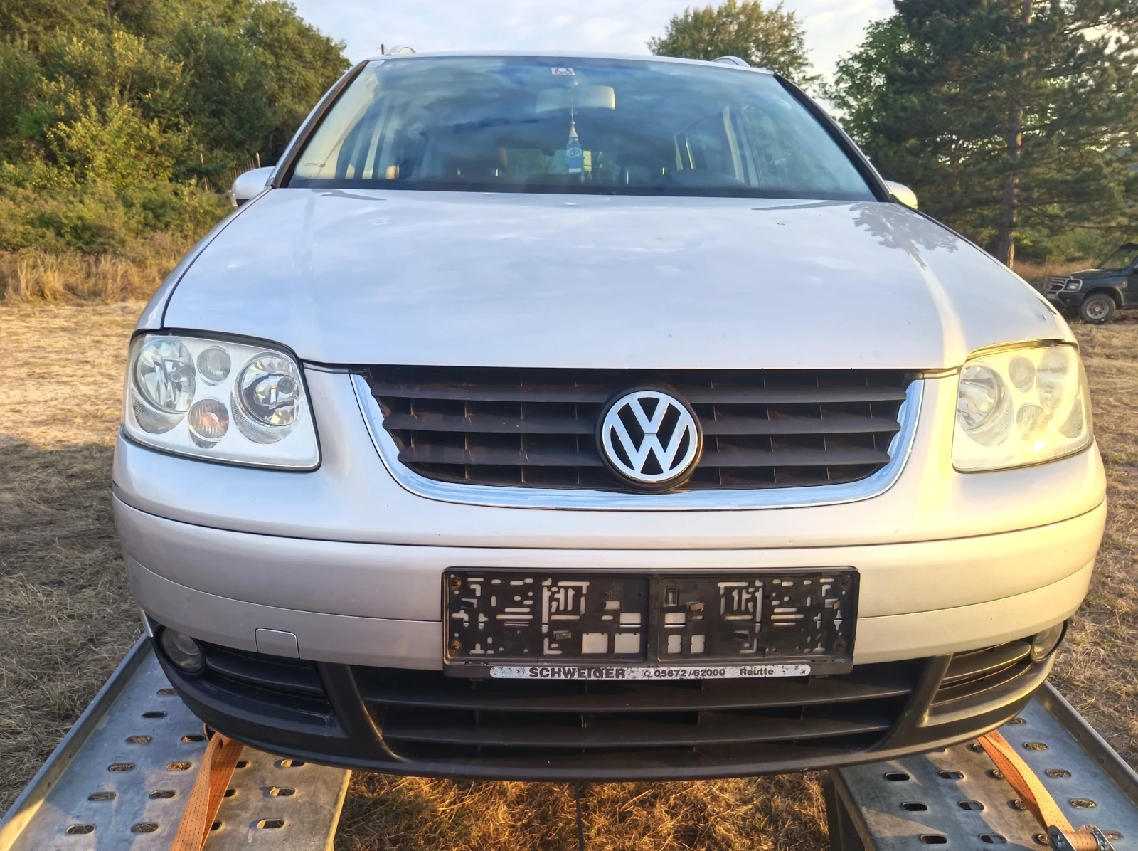 VW Touran 1.9, снимка 14 - Автомобили и джипове - 56219252
