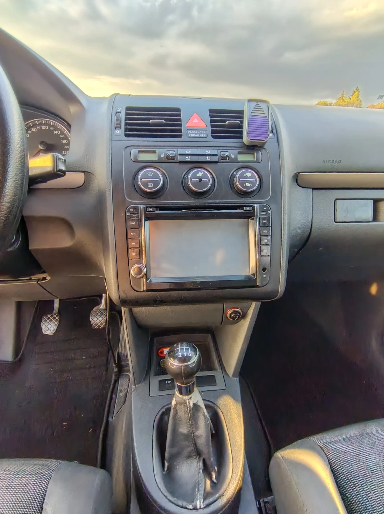 VW Touran 1.9, снимка 8 - Автомобили и джипове - 56219252