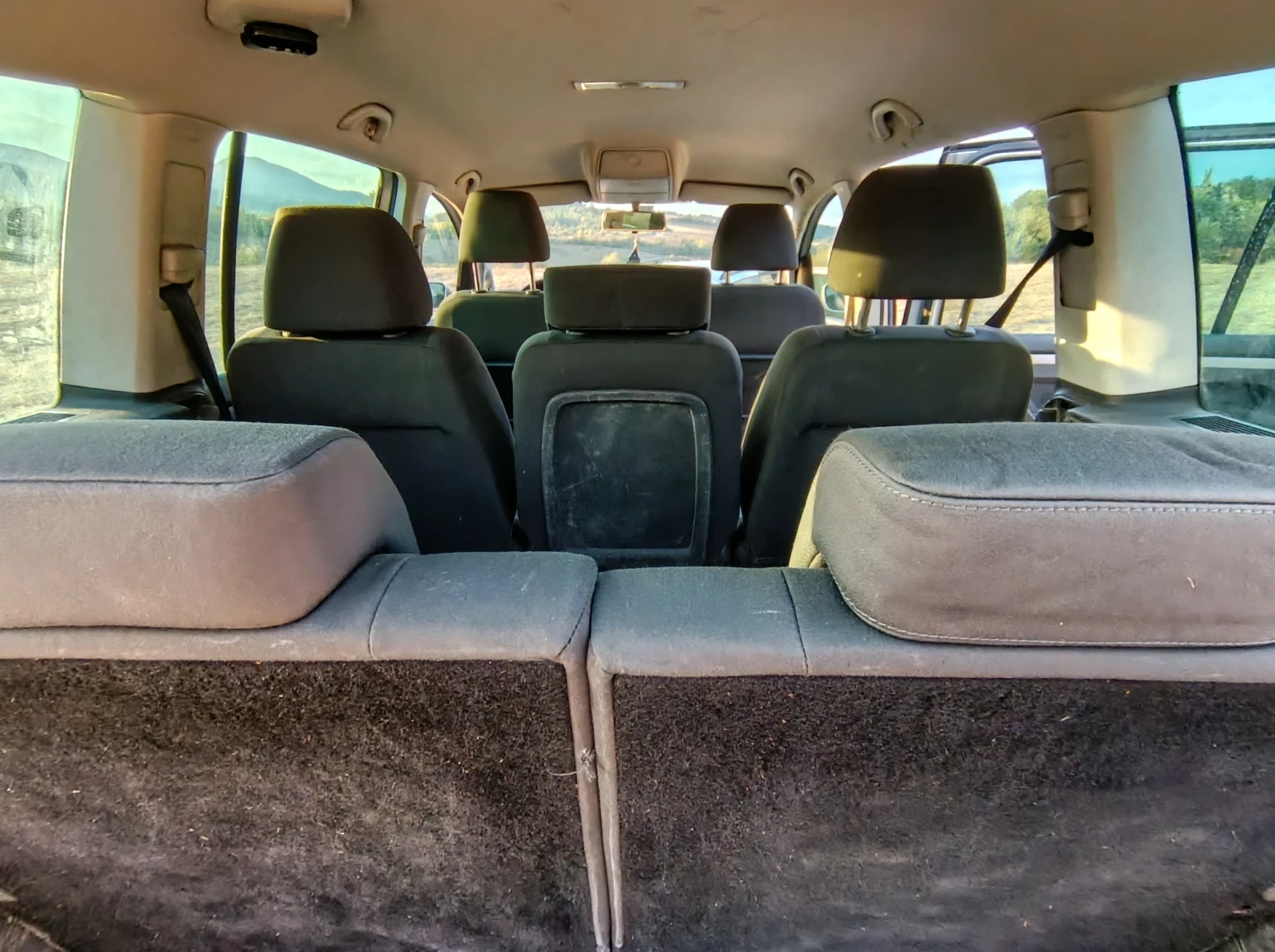 VW Touran 1.9, снимка 10 - Автомобили и джипове - 56219252