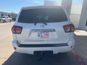 Toyota Sequoia PLATINUM * * 4X4 * * CARFAX * * АВТО КРЕДИТ * * , снимка 6