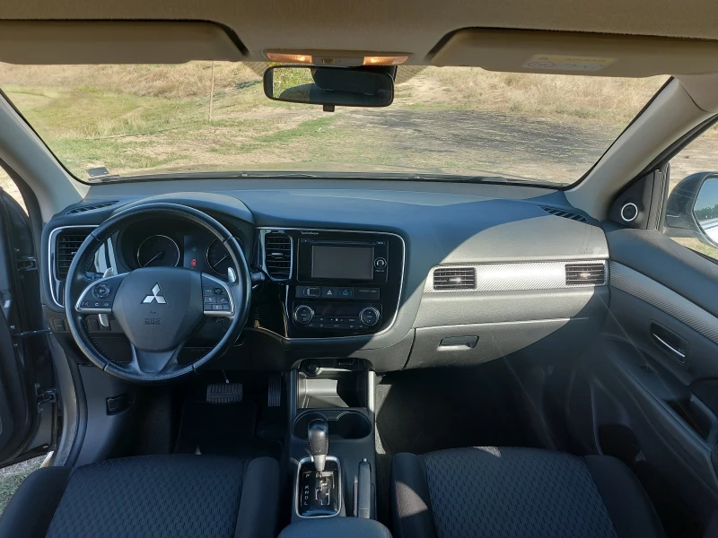 Mitsubishi Outlander 2.2 DID, снимка 11 - Автомобили и джипове - 47323109