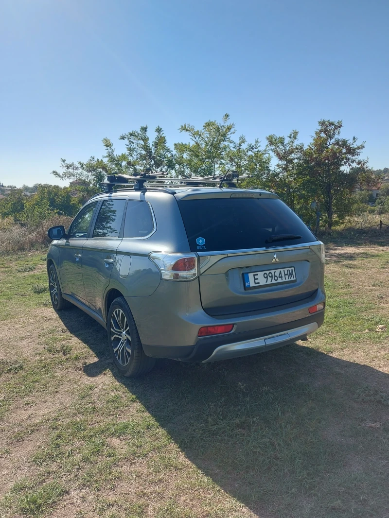 Mitsubishi Outlander 2.2 DID, снимка 4 - Автомобили и джипове - 47323109