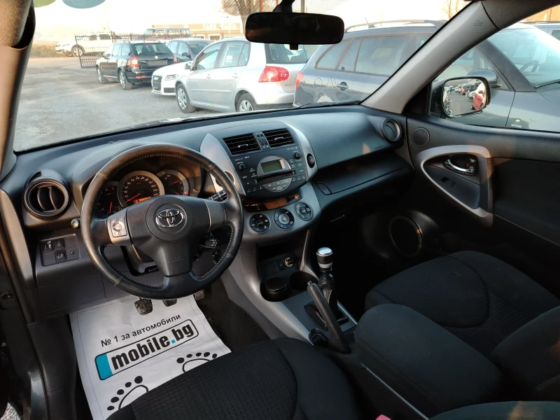 Toyota Rav4 2.2 D4D , снимка 13 - Автомобили и джипове - 49523341