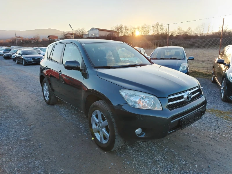 Toyota Rav4 2.2 D4D , снимка 2 - Автомобили и джипове - 49523341