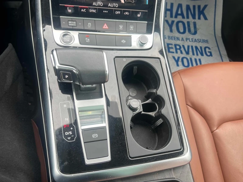 Audi Q7 * Komfort * CARFAX * БЕЗ ПЪРВОНАЧАЛНА ВНОСКА, снимка 10 - Автомобили и джипове - 53049751