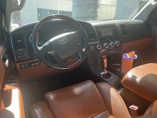 Toyota Sequoia PLATINUM * * 4X4 * * CARFAX * * АВТО КРЕДИТ * * , снимка 9 - Автомобили и джипове - 54034537