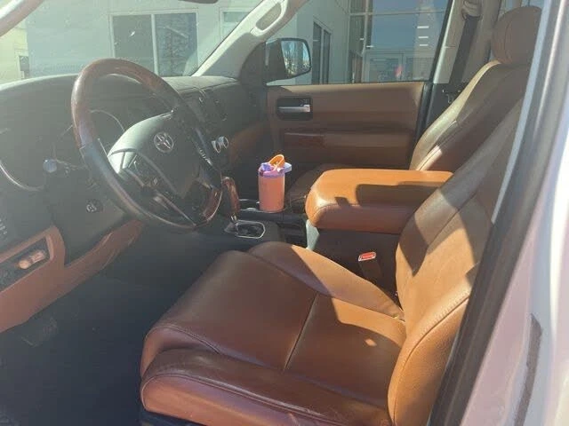 Toyota Sequoia PLATINUM * * 4X4 * * CARFAX * * АВТО КРЕДИТ * * , снимка 8 - Автомобили и джипове - 54034537