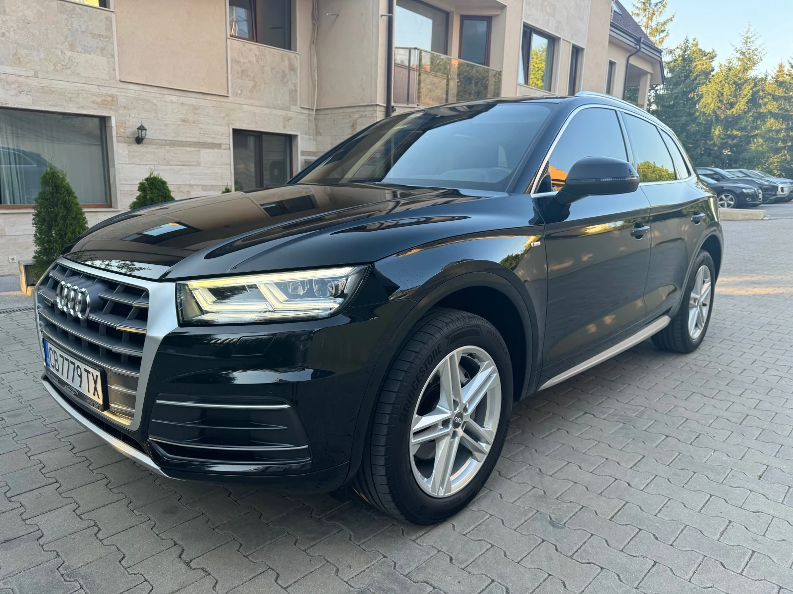 Audi Q5 2.0TDI-S line+ Quattro-MATRIX-Digital-Carplay*  - изображение 2