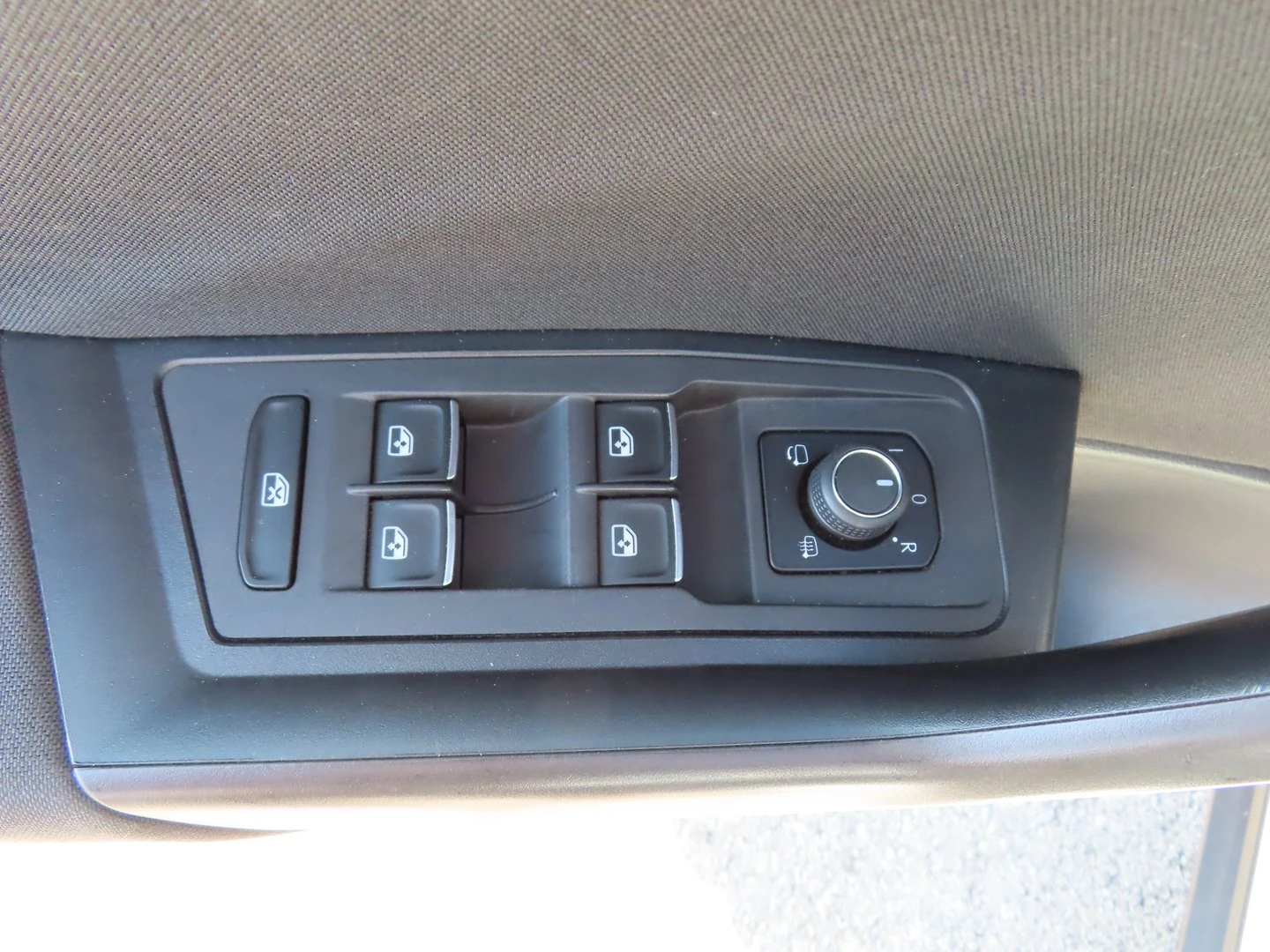 VW T-Roc VW T- Roc Design 2.0 TDI SCR DSG | Mobile.bg � ����������� 11