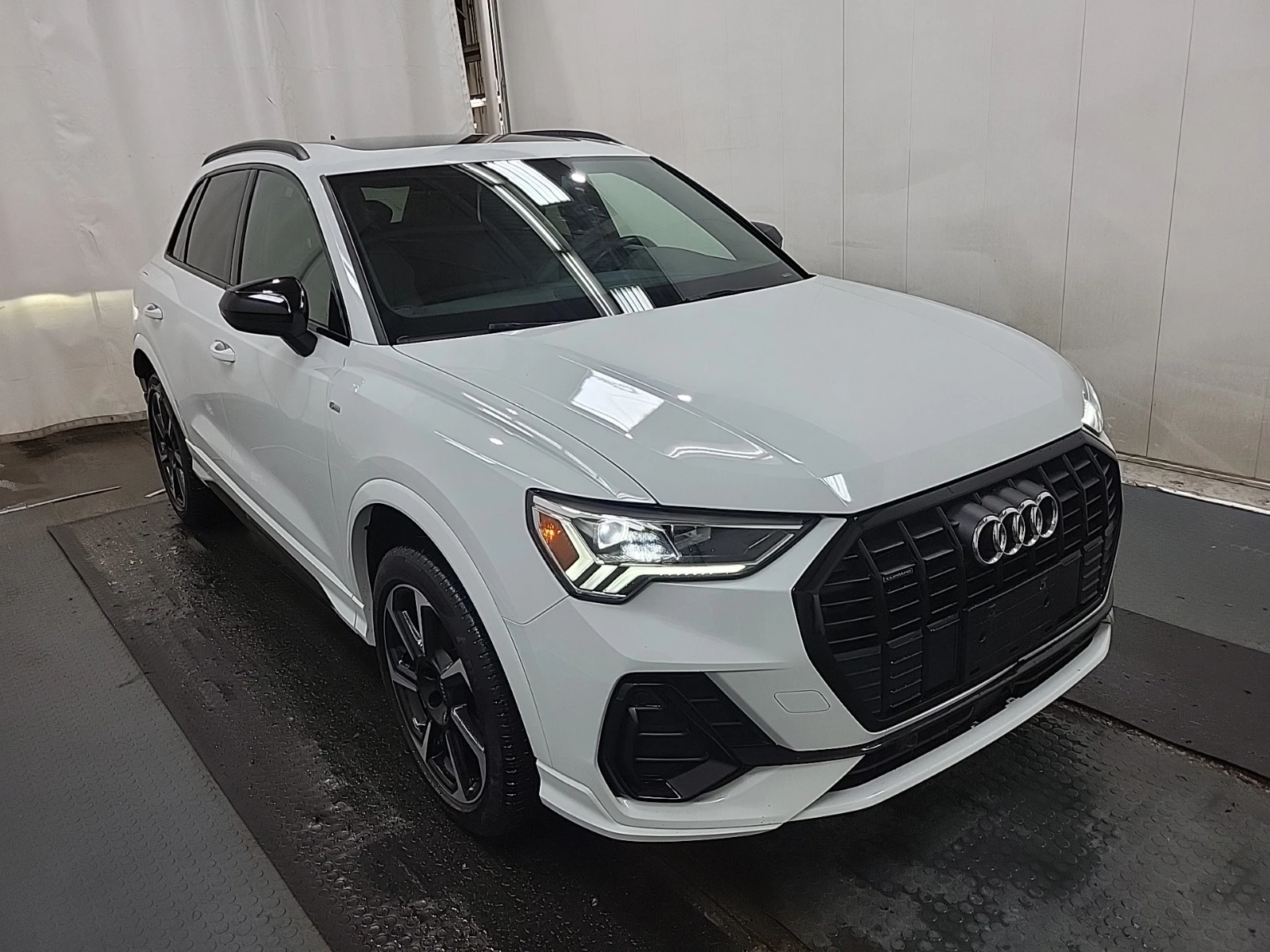 Audi Q3 2L 4cyl AWD - изображение 2