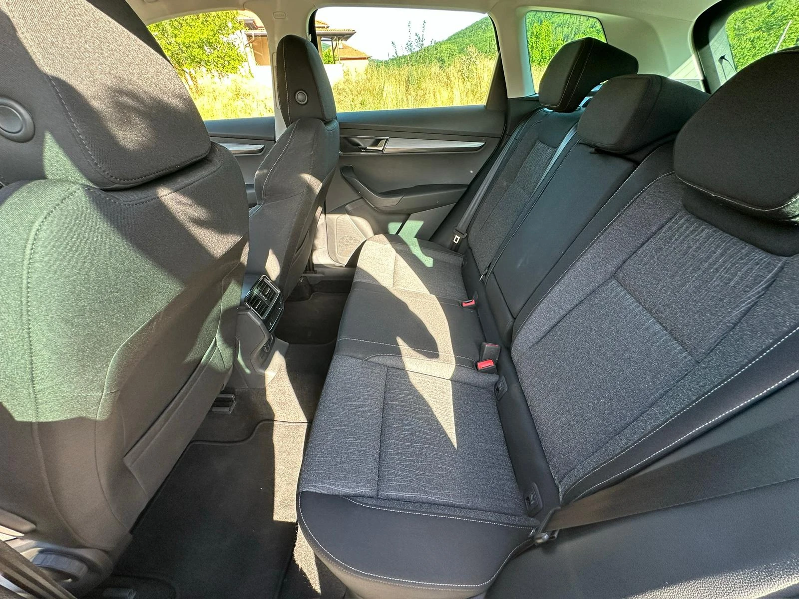 Skoda Karoq 1.5 TSI, снимка 11 - Автомобили и джипове - 55082172
