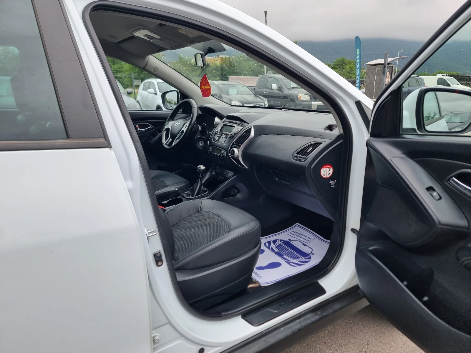 Hyundai IX35 2.0CRDI 4X4, снимка 15 - Автомобили и джипове - 55129223