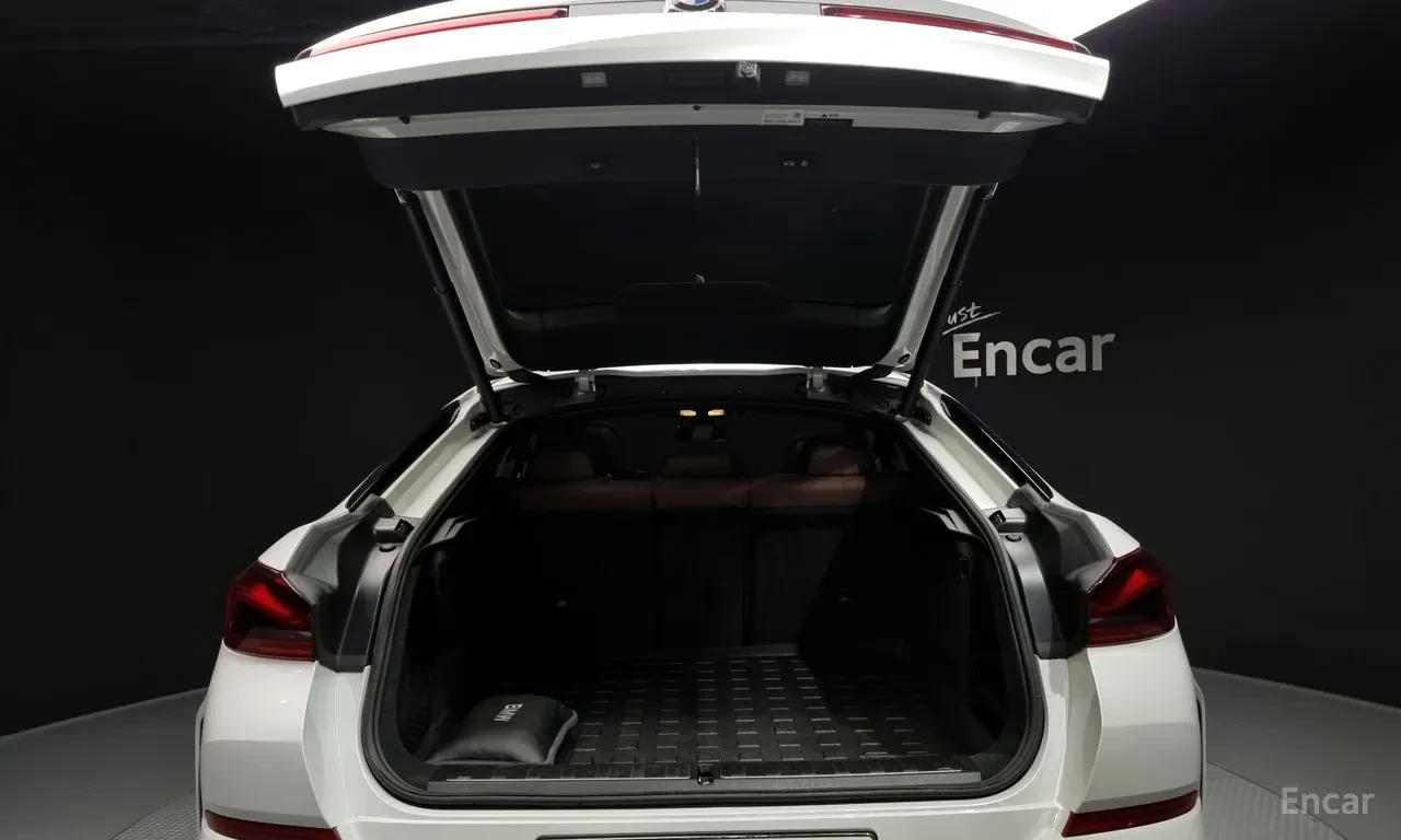 BMW X6 xDrive40i | HARMAN&K| HUD| M Exhaust| SOFT| LASER, снимка 4 - Автомобили и джипове - 55588644