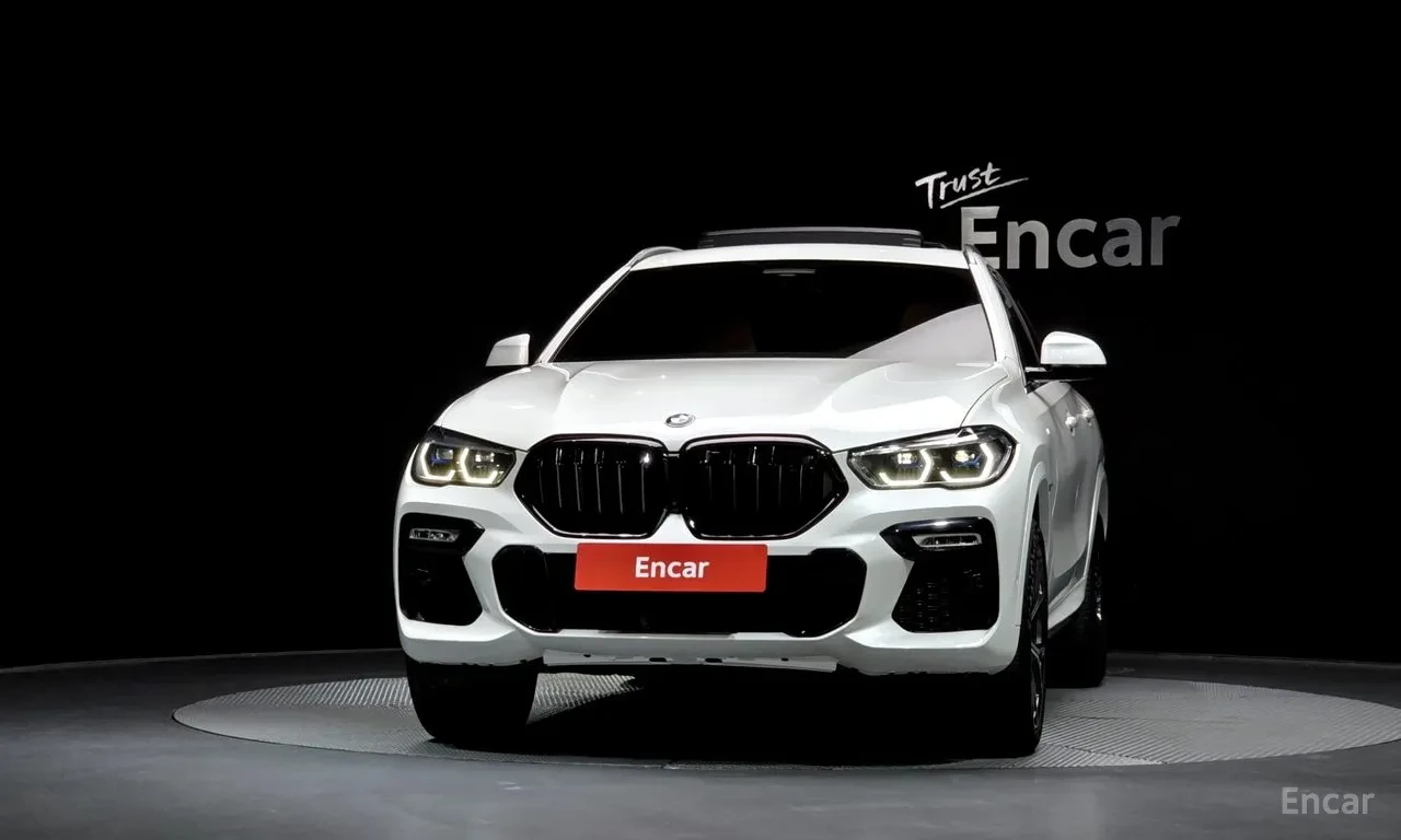 BMW X6 xDrive40i | HARMAN&K| HUD| M Exhaust| SOFT| LASER, снимка 2 - Автомобили и джипове - 55588644