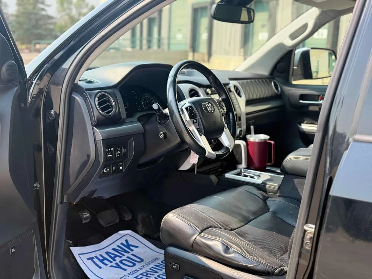 Toyota Tundra Platinum | CARFAX | АВТОКРЕДИТ БЕЗ ПЪРВОНАЧАЛНА , снимка 9 - Автомобили и джипове - 55793393