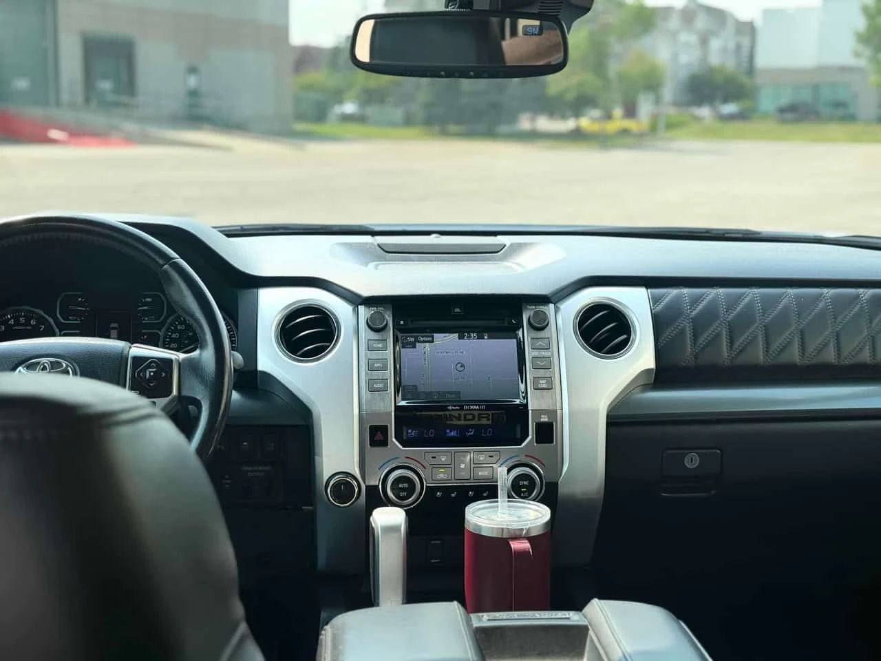 Toyota Tundra Platinum | CARFAX | АВТОКРЕДИТ БЕЗ ПЪРВОНАЧАЛНА , снимка 11 - Автомобили и джипове - 55793393