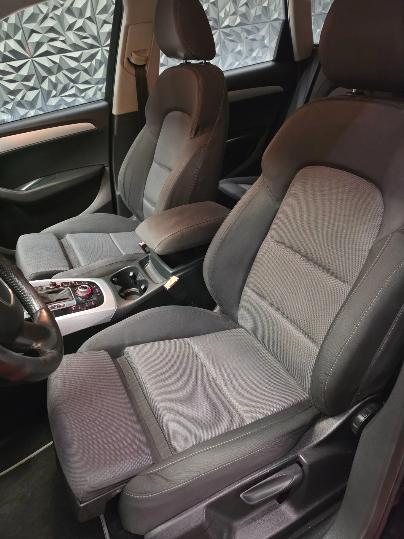 Audi Q5 2.0TDI* 170кс* АВТОМАТ* QUATTRO* НАВИ* ТЕМПОМАТ* П, снимка 8 - Автомобили и джипове - 55823429