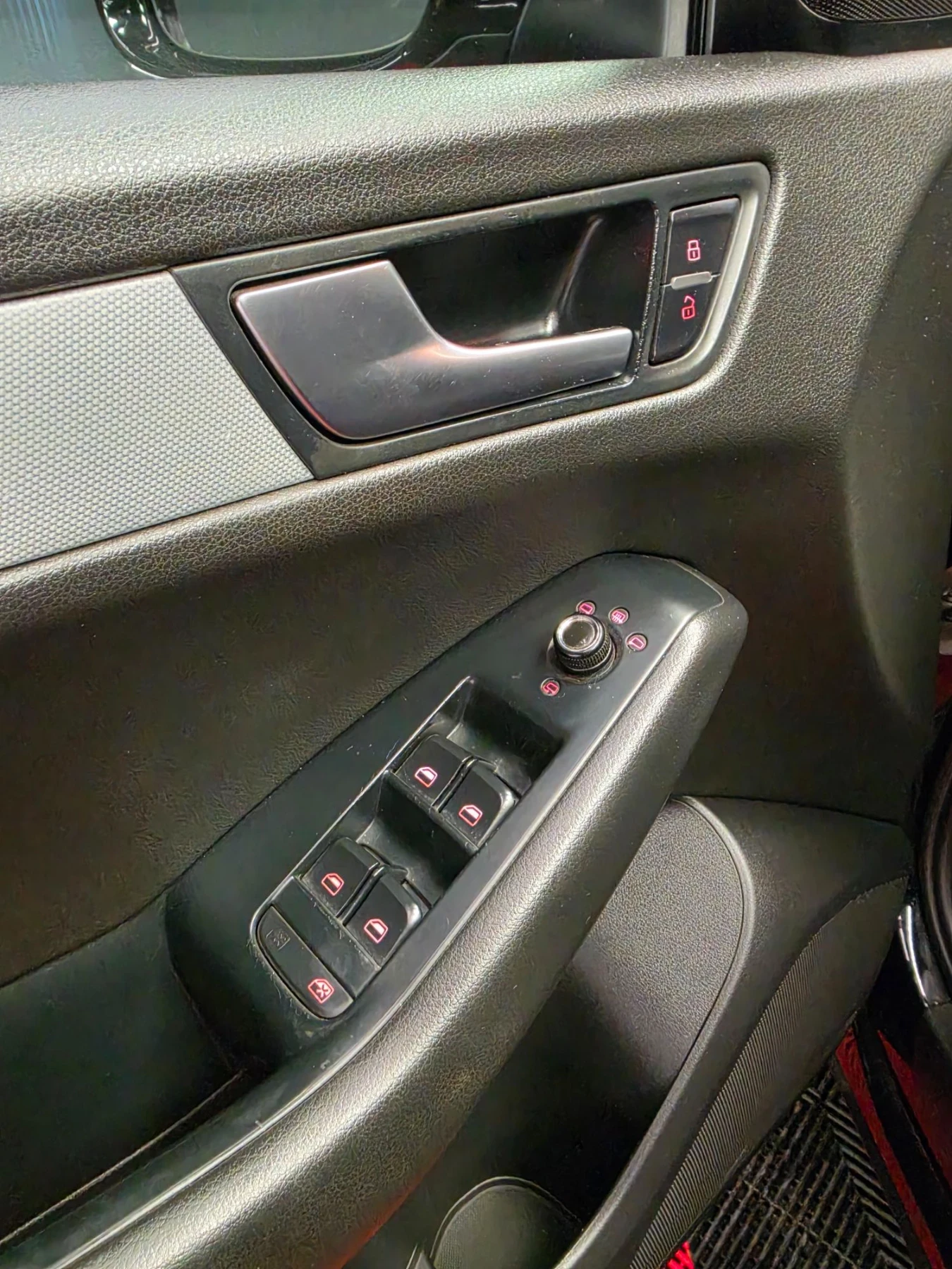 Audi Q5 2.0TDI* 170кс* АВТОМАТ* QUATTRO* НАВИ* ТЕМПОМАТ* П, снимка 10 - Автомобили и джипове - 55823429