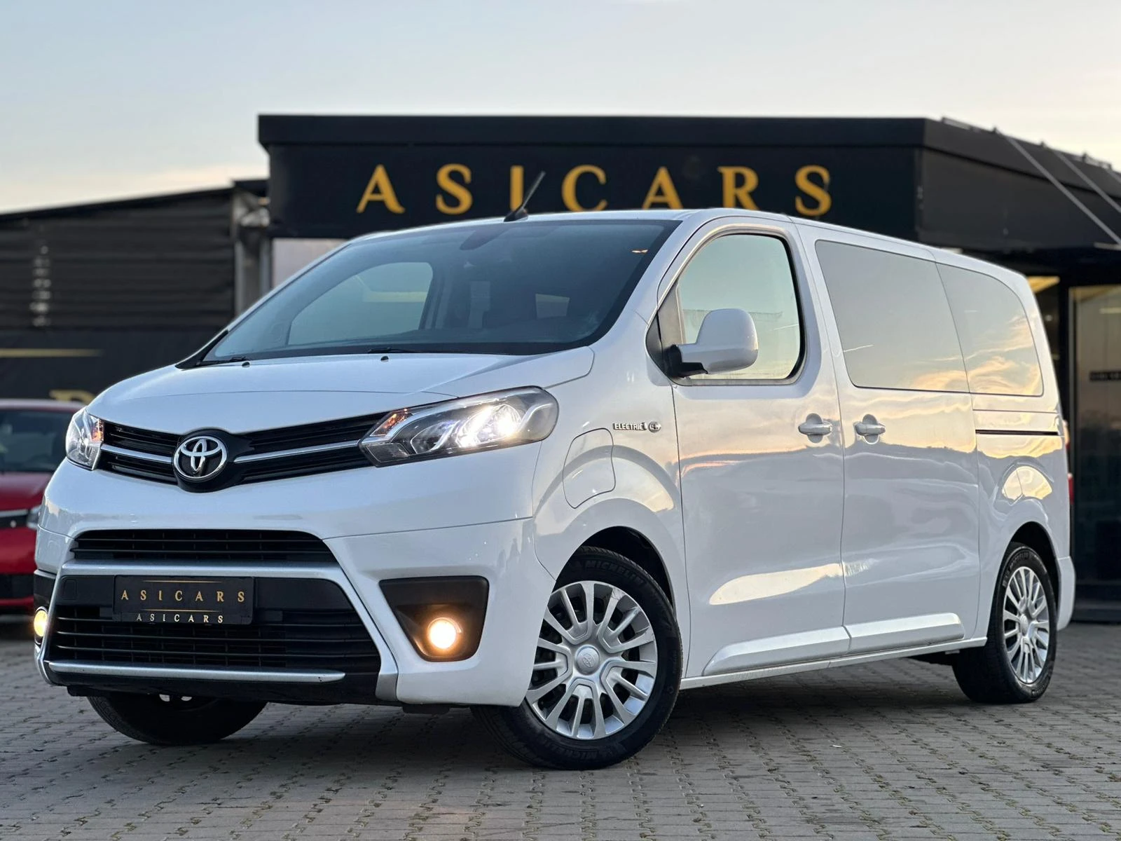 Toyota Proace / VERSO / ЕЛЕКТРИЧЕСКИ / 8+ 1 / 75KWh /, снимка 1