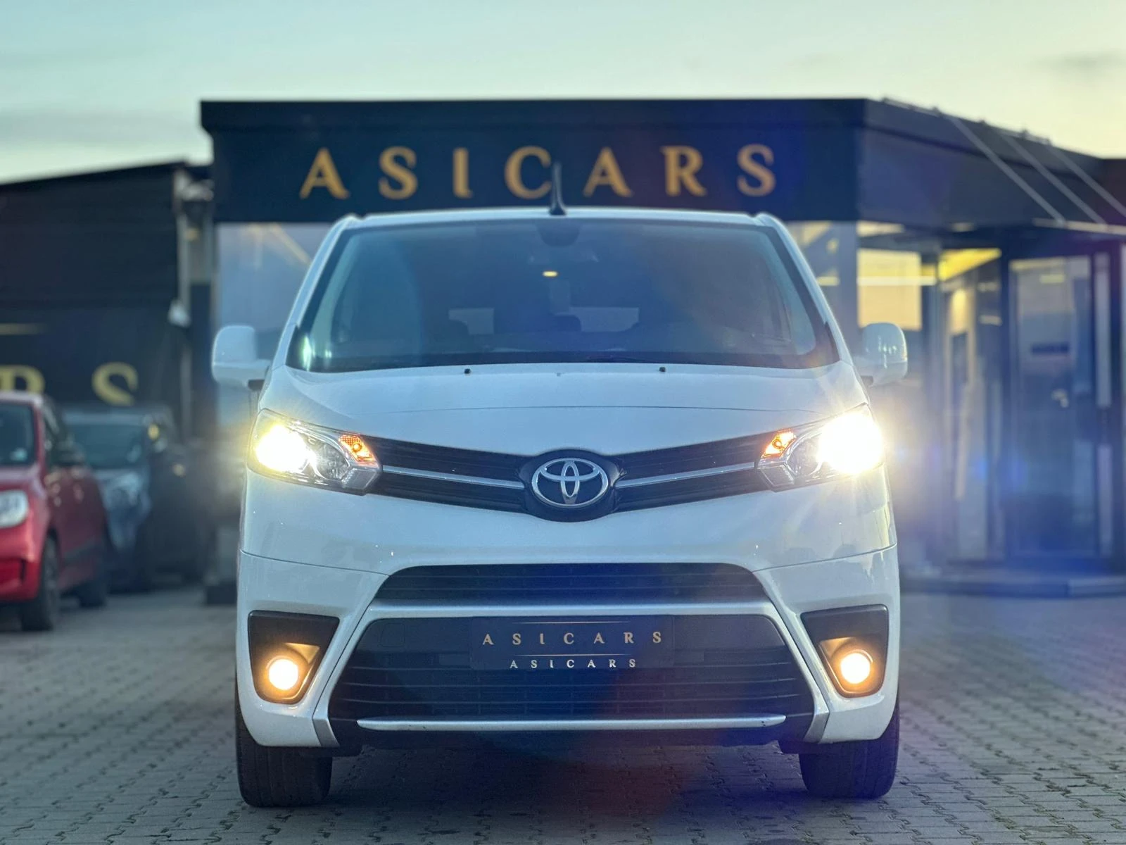 Toyota Proace / VERSO / ������������ / 8+ 1 / 75KWh / | Mobile.bg � ����������� 8