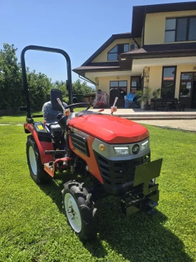 Трактор Hinomoto 3020, снимка 3