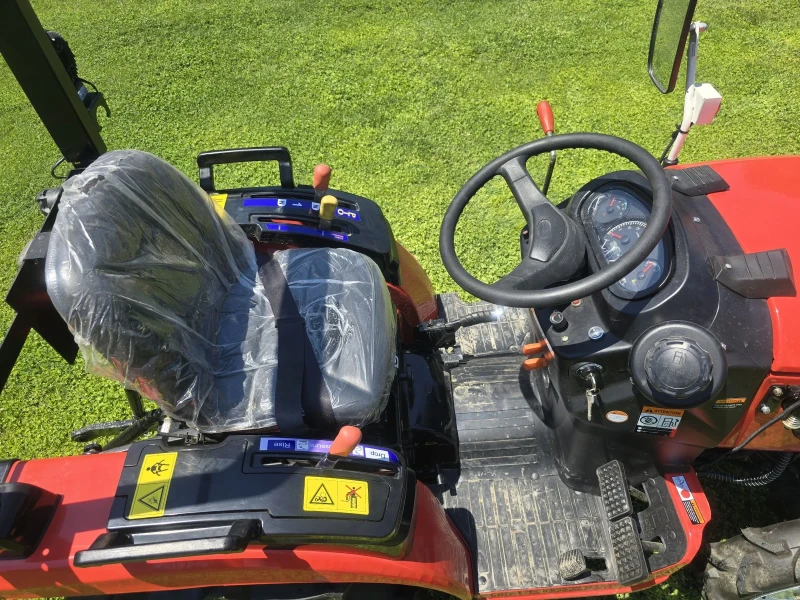 Трактор Hinomoto 3020, снимка 4 - Селскостопанска техника - 51018037