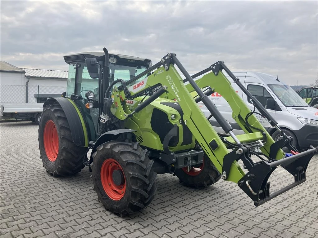 Трактор Claas Трактор CLAAS модел ELIOS 210 с челен товарач FL  - изображение 4