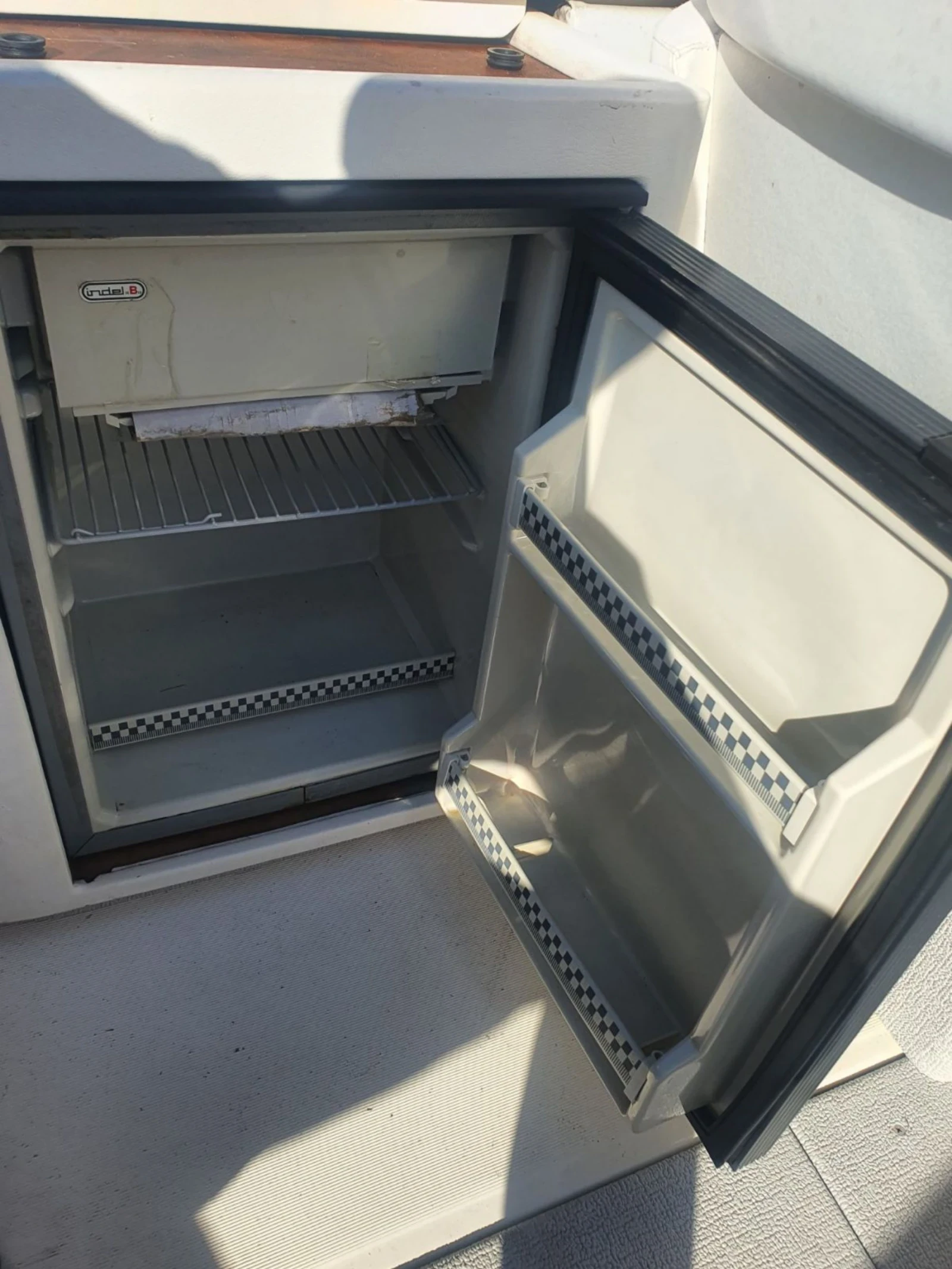 Моторна яхта Cranchi Clipper760, снимка 3 - Воден транспорт - 54359139