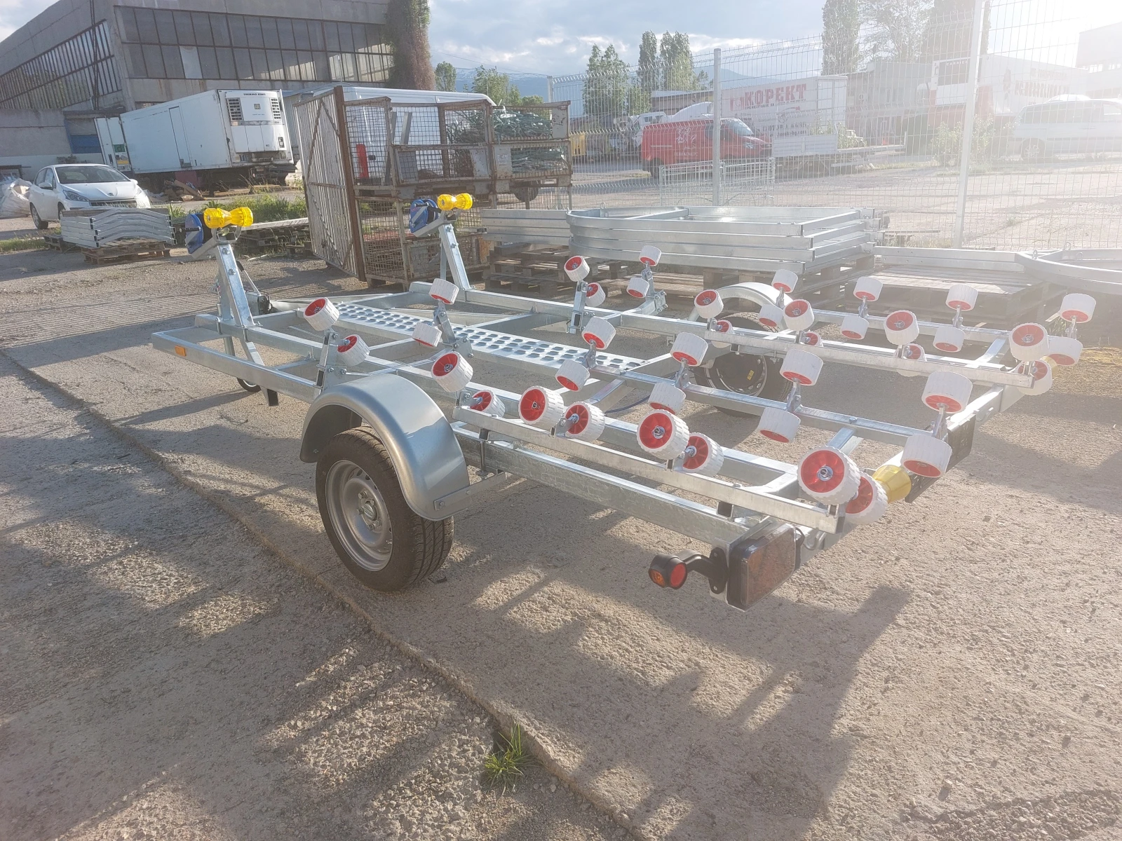 За автомобил Venitrailers за 2 Джета, снимка 4 - Ремаркета - 28782229
