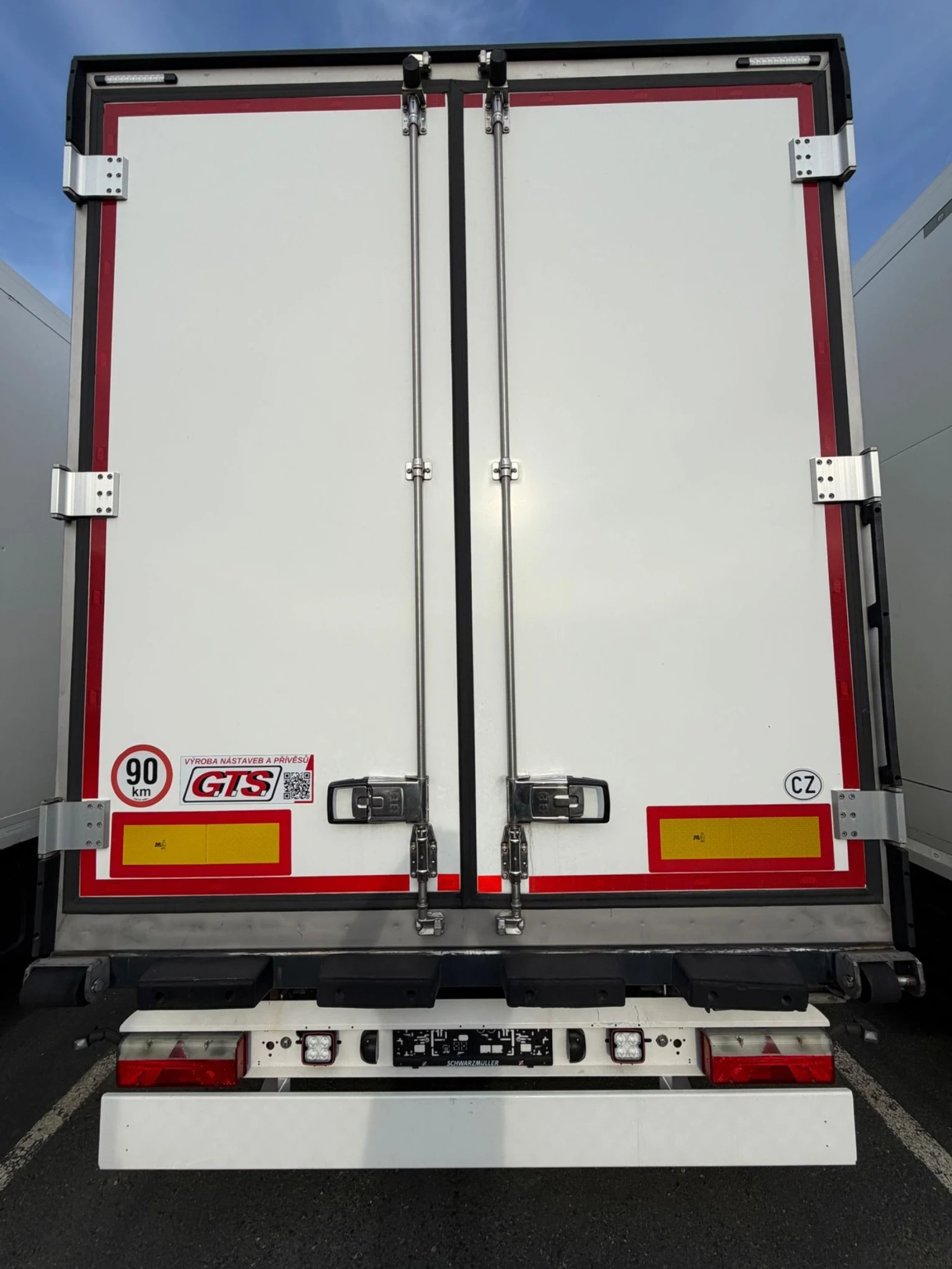 Полуремарке Krone Frigo, снимка 13 - Ремаркета - 54677595