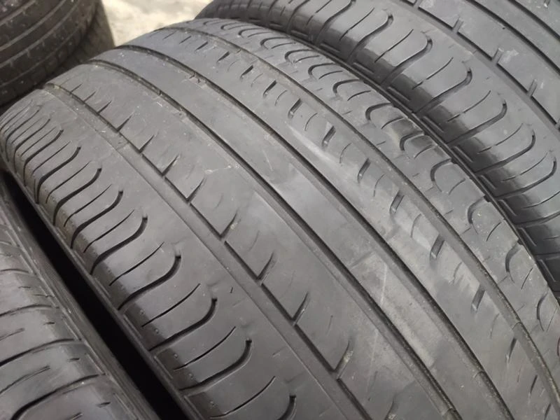 Гуми Летни 235/50R19, снимка 2 - Гуми и джанти - 33192387