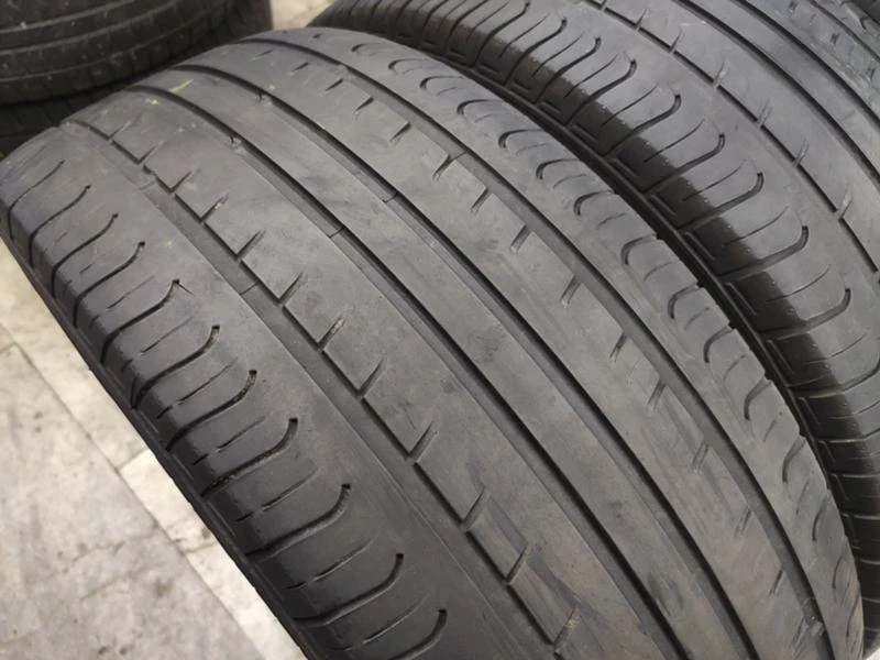 Гуми Летни 235/50R19, снимка 1 - Гуми и джанти - 33192387