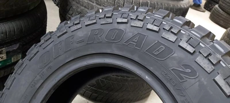 Гуми Всесезонни 225/75R16, снимка 5 - Гуми и джанти - 35502531