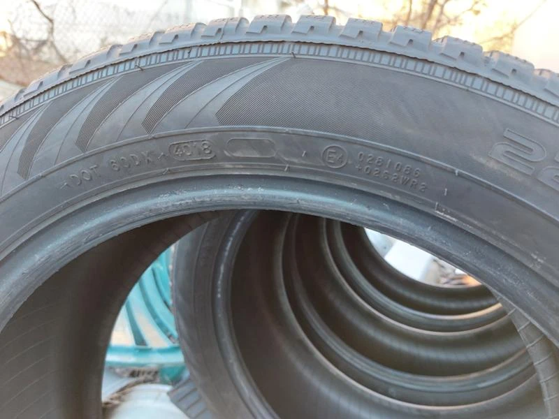 Гуми Зимни 225/50R17, снимка 9 - Гуми и джанти - 36664105