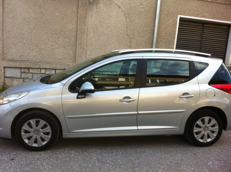 Peugeot 207 1.4бензин, снимка 2 - Автомобили и джипове - 21555771