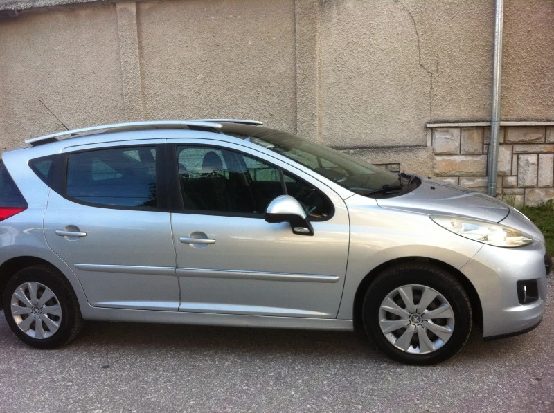 Peugeot 207 1.4бензин, снимка 3 - Автомобили и джипове - 21555771