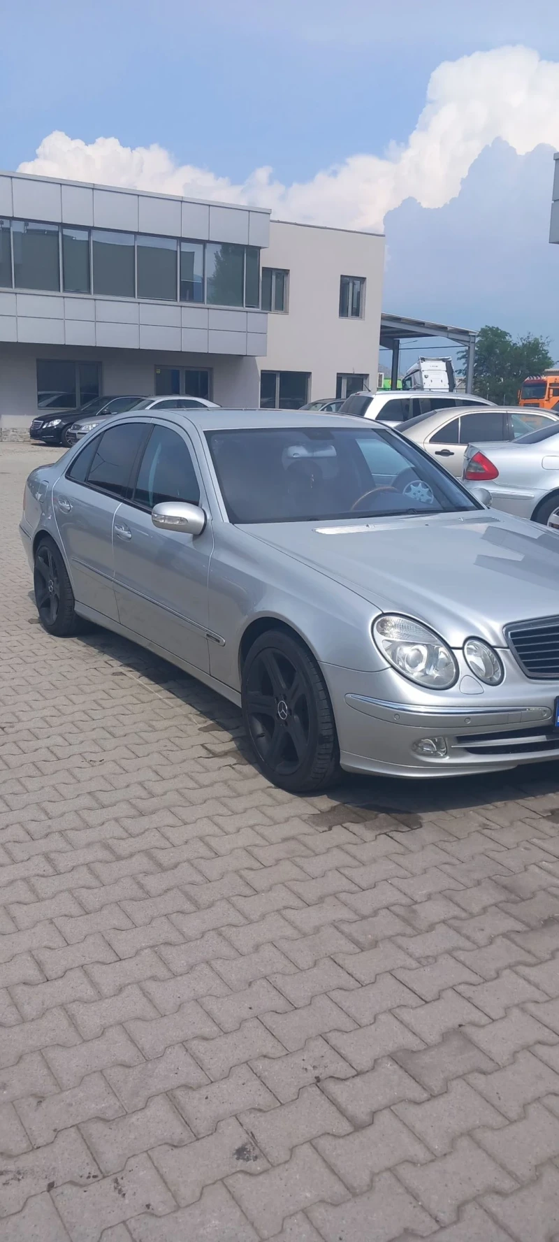 Mercedes-Benz E 270, снимка 9 - Автомобили и джипове - 47569790