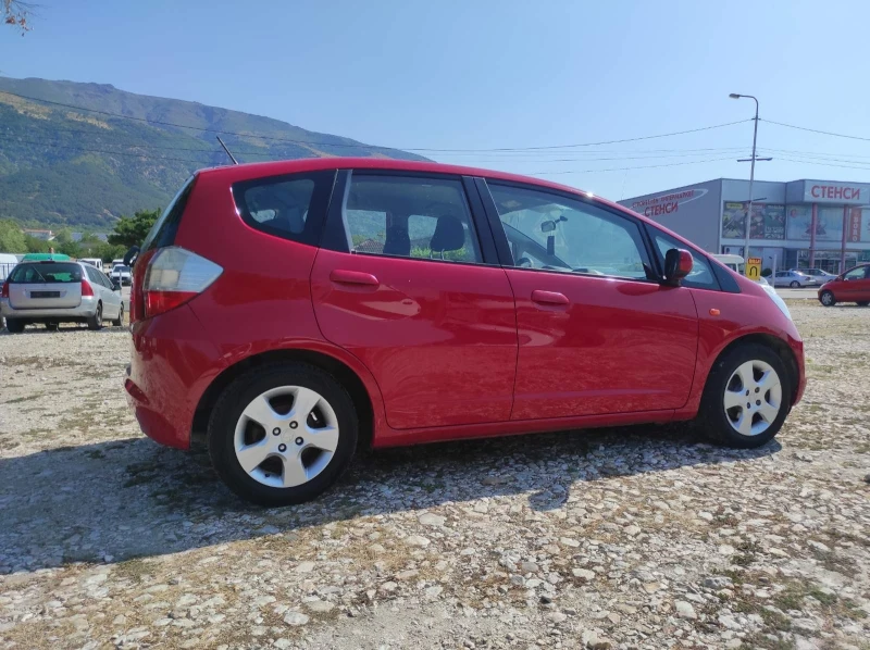 Honda Jazz Бензин, снимка 3 - Автомобили и джипове - 47436211