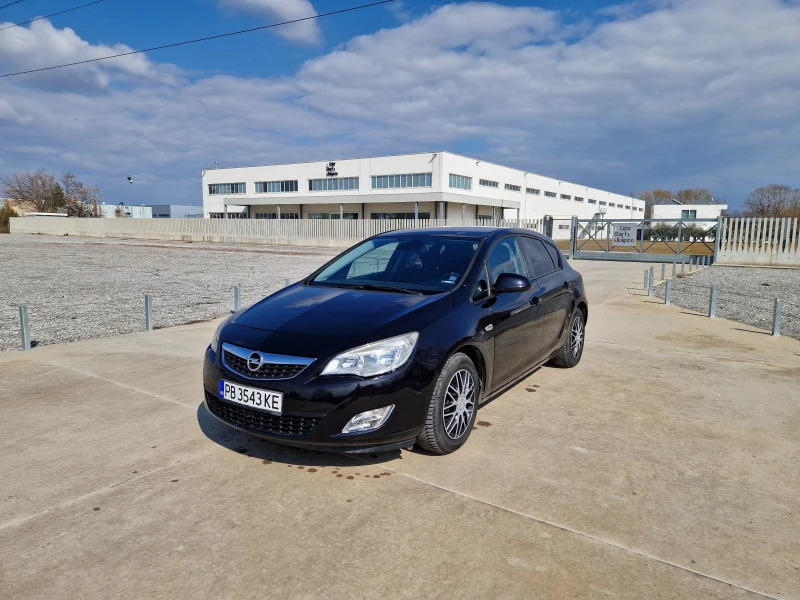 Opel Astra J 1.6 / 116к.с. LPG , снимка 2 - Автомобили и джипове - 49338342