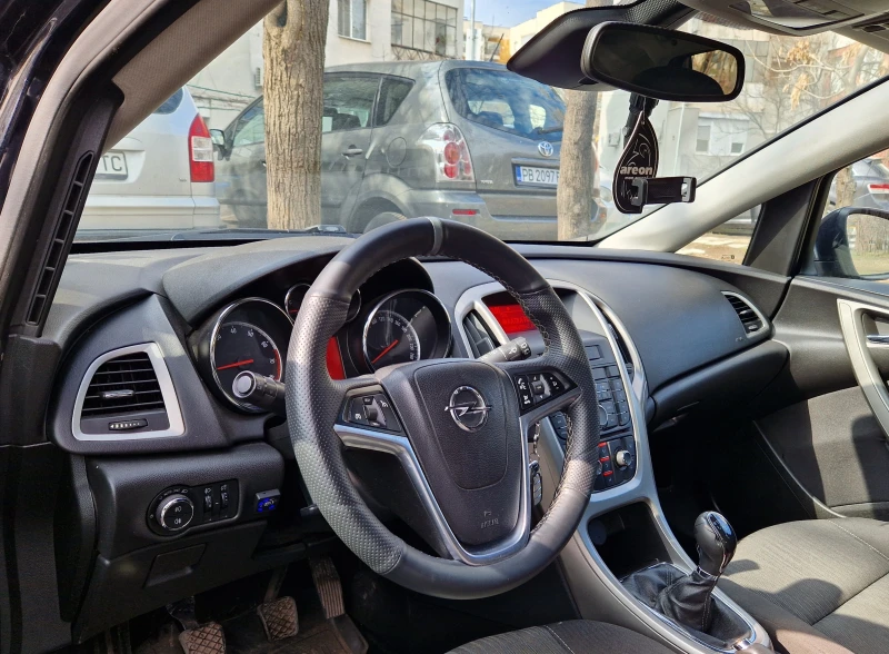 Opel Astra J 1.6 / 116к.с. LPG , снимка 10 - Автомобили и джипове - 49338342