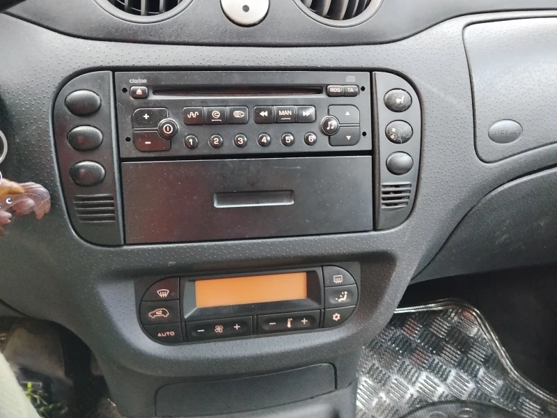 Citroen C3, снимка 10 - Автомобили и джипове - 52145558