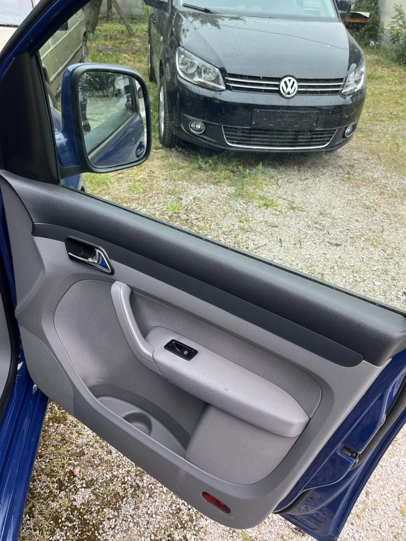 VW Caddy Maxi, снимка 10 - Автомобили и джипове - 52966382